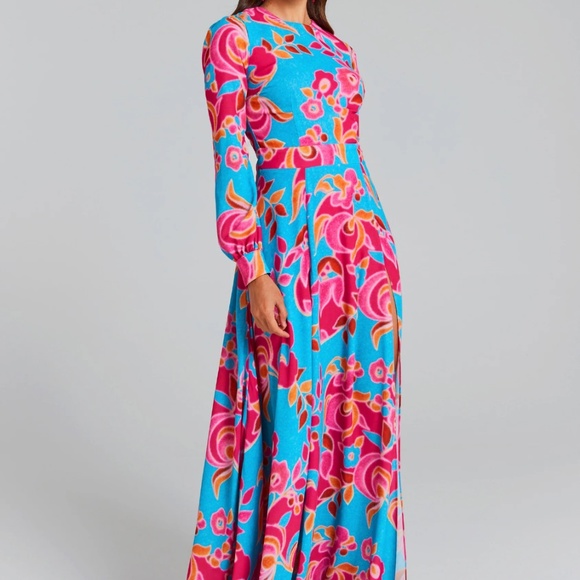 NADINE MERABI - Picture 5 of 11